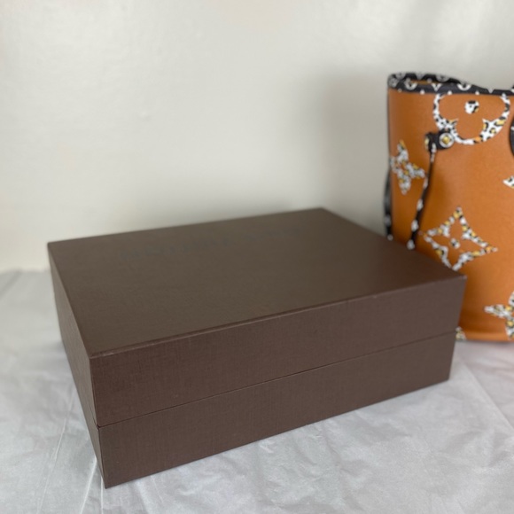 Authentic Louis Vuitton Box - Picture 3 of 8